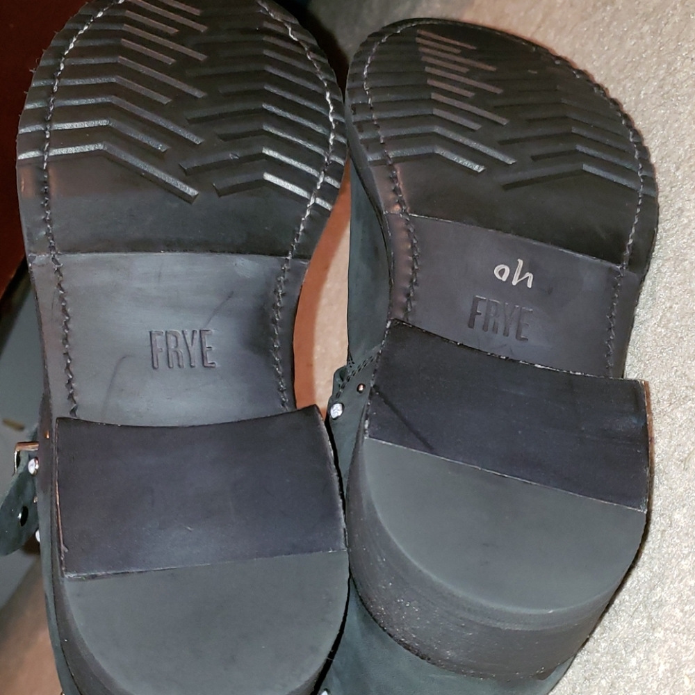 ●SOLD●FRYE 8½ STONE STUDDED - Picture 8 of 16
